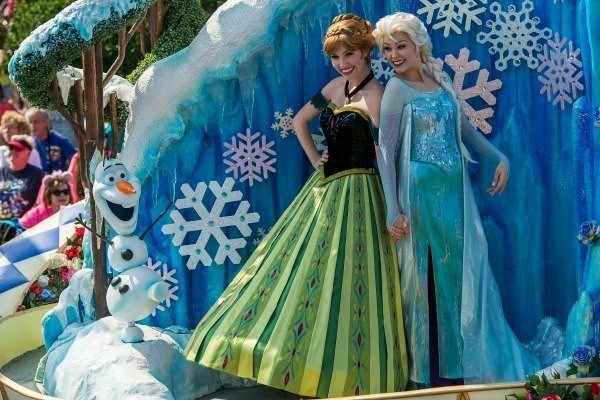 Anna and Elsa at the Festival of Fantasy