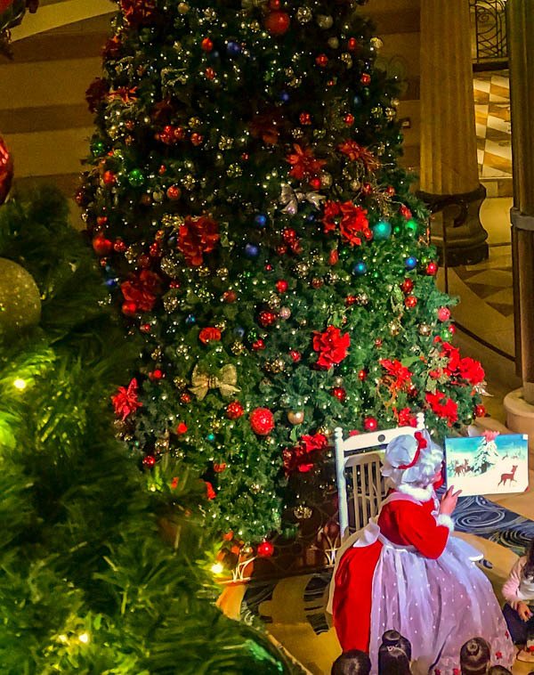 Storytime with Mrs. Claus on the Disney Christmas Cruise
