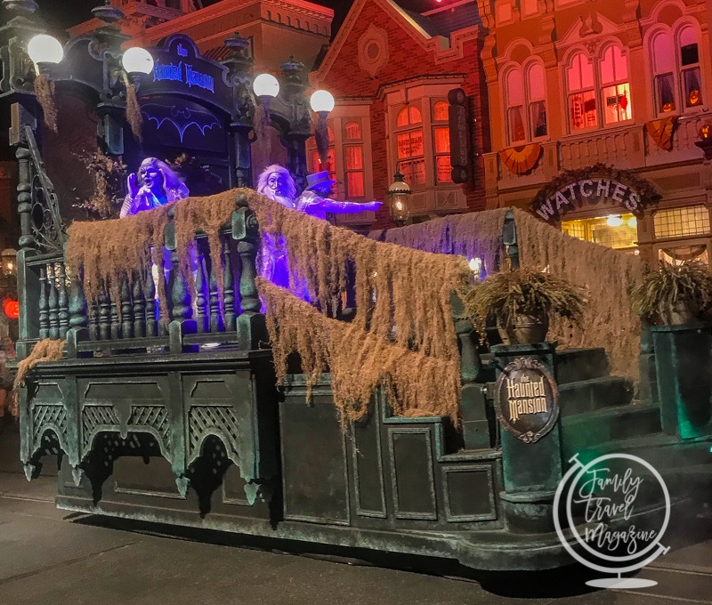 The Haunted Mansion float 