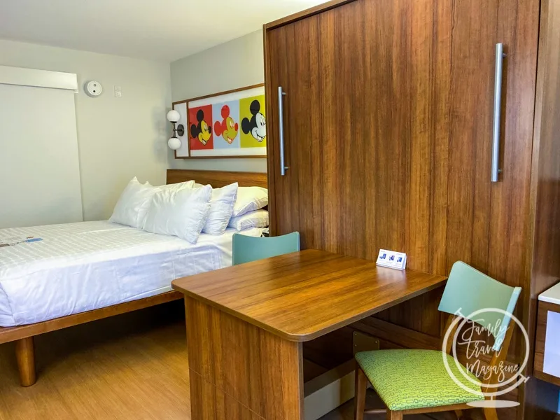 A Pop Century room with the Queen-Size Table Bed up