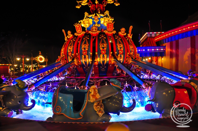 Dumbo ride lit up at night