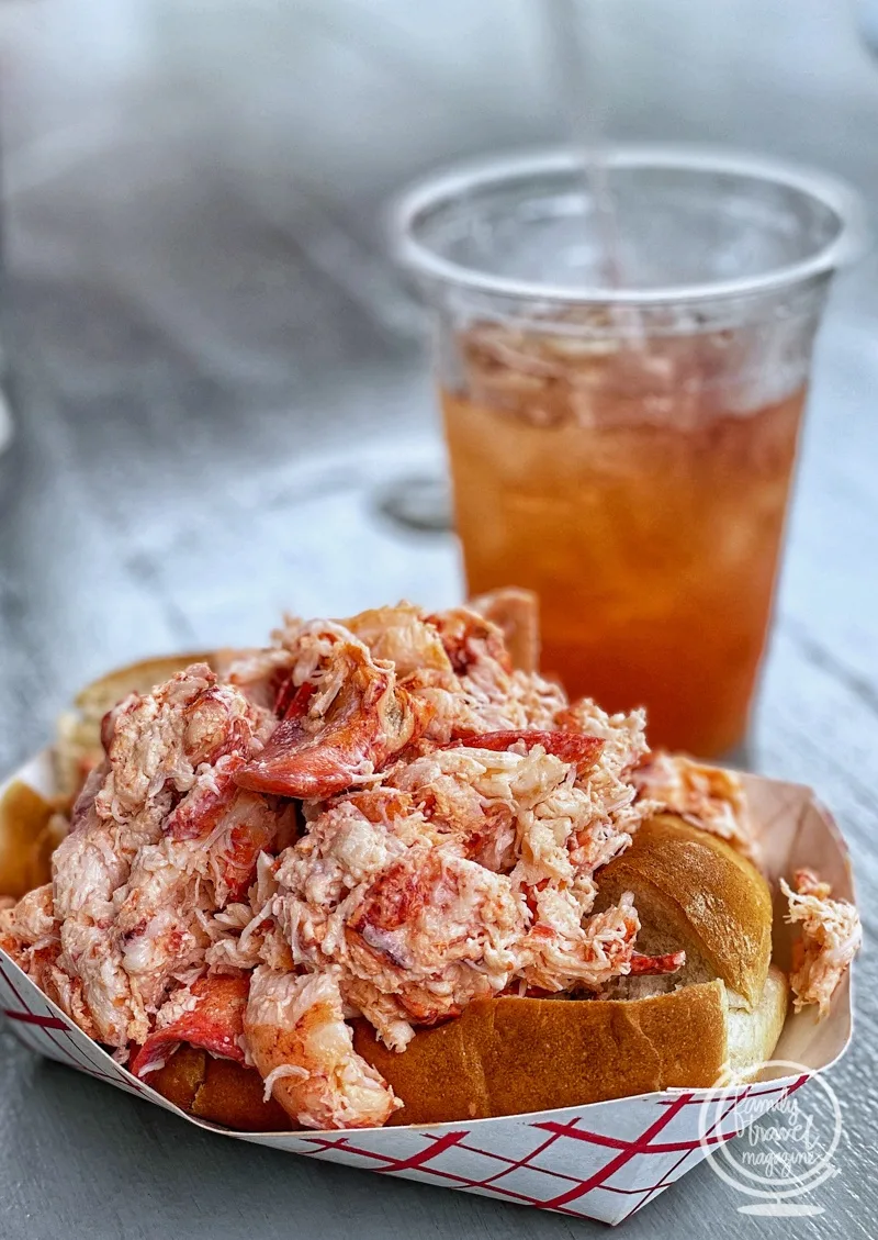 The Raw Bar Mashpee lobster roll 