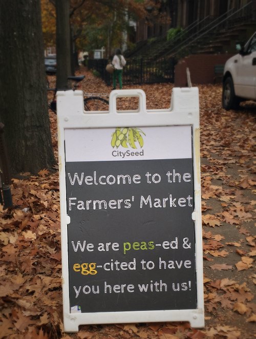 Welcome to the Farmer's Market sign