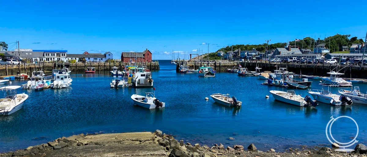rockport massachusetts waterfront with motif number 1 and boats in the foreground