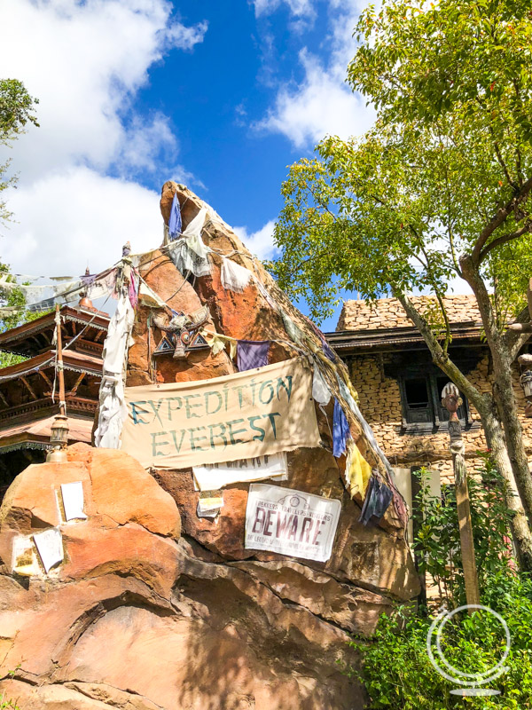 Model mountain sign advertising Expedition Everest