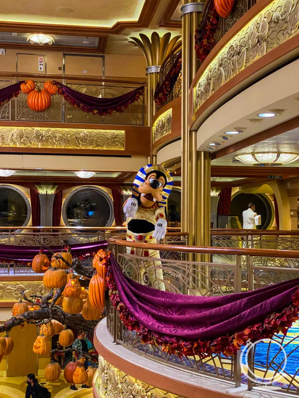 Goofy in pharaoh costume on board the Disney Dream 