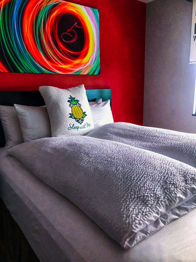 Review of Hotel FIVE – a Staypineapple Seattle Hotel