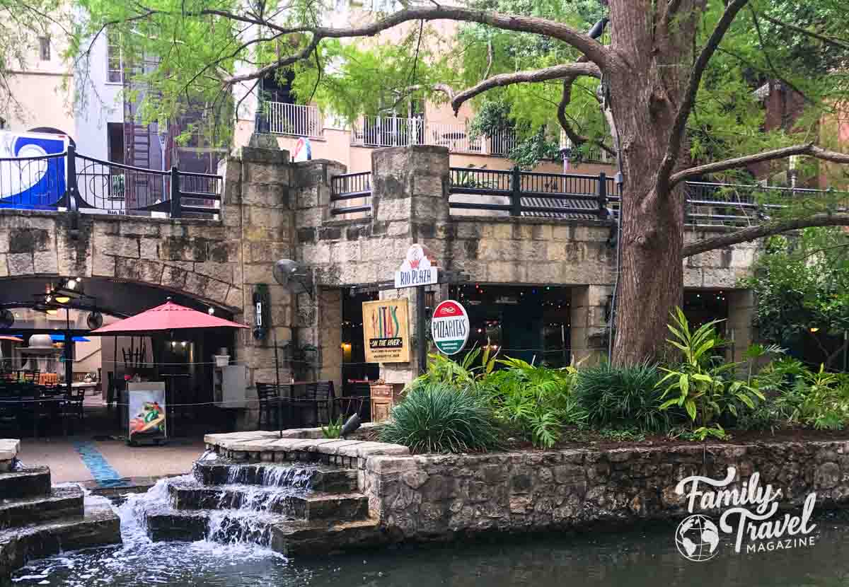 Restaurants and bar along the River Walk 