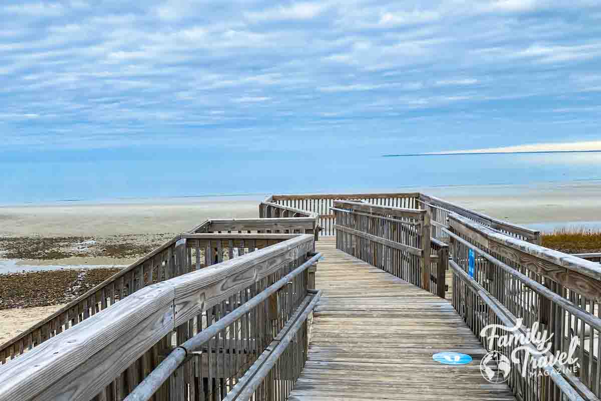 Wooden pier to the ocean
