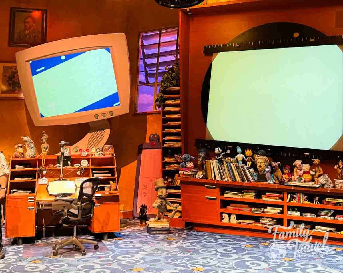 Oversized computer and screen in Wayne Szalinskis Lab at Disneys Hollywood Studios.